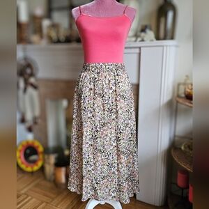 RW & Co Midi Skirt. Skirt With Pockets. Floral Skirt.